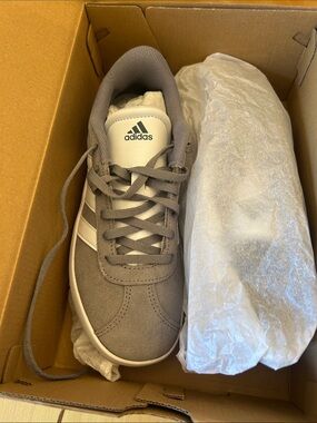 adidas kid’s unisex Grey Suede Low-Top Sneakers with White Stripes